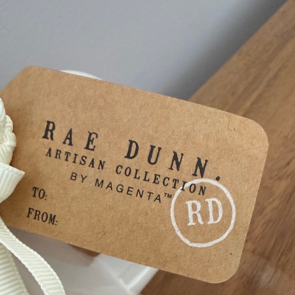 NWT Rae Dunn Coop Queen Mug - Picture 2 of 3